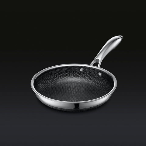 20 cm HexClad Hybrid Pan with Lid | HexClad 公式