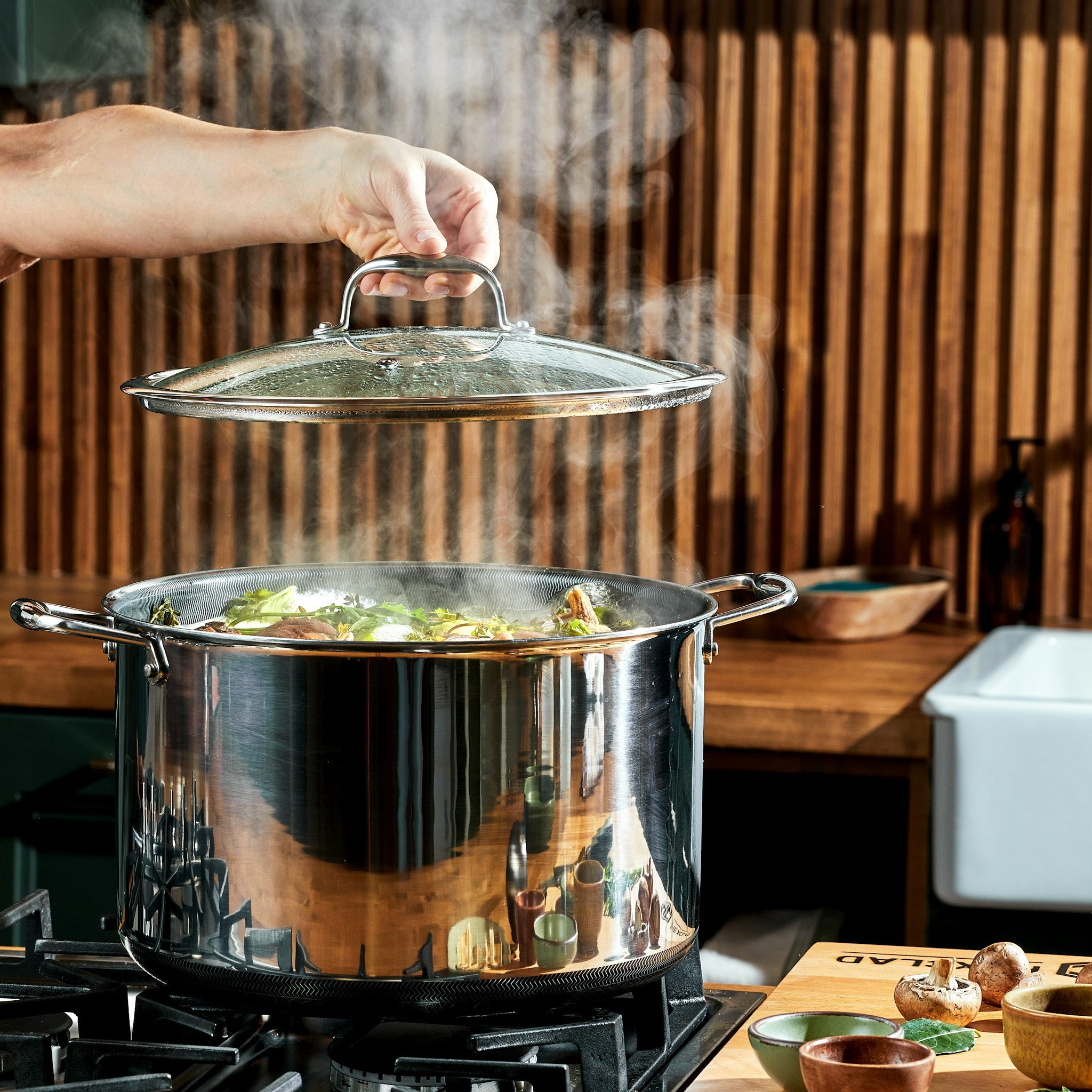 日本発】エッグパン – ヘックスクラッド