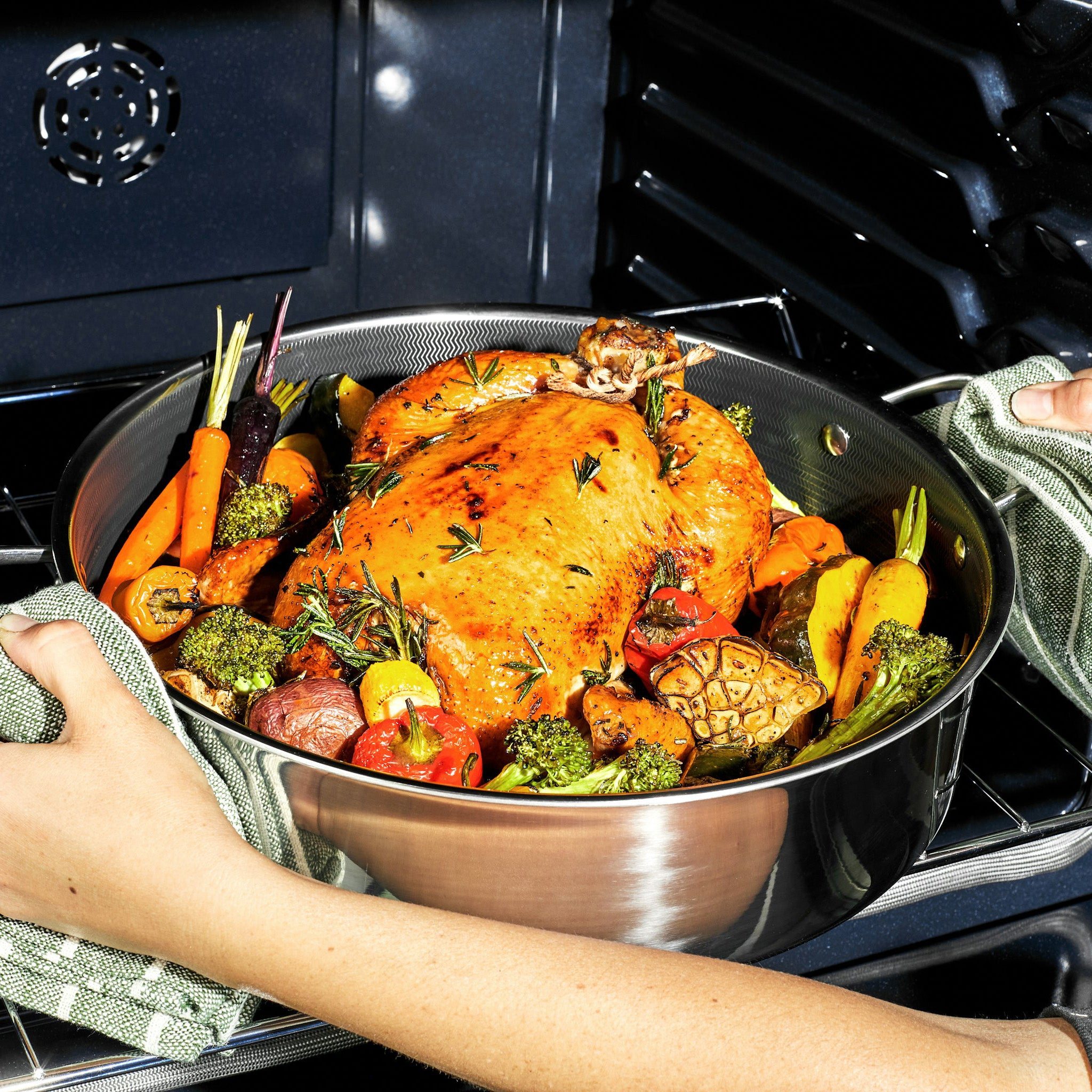 TEC HDP-200 キッチンプリンターセット限界値下げ Hybrid Deep Sauté Pan/Chicken Fryer with Lid, 6.6 Litre | HexClad 公式